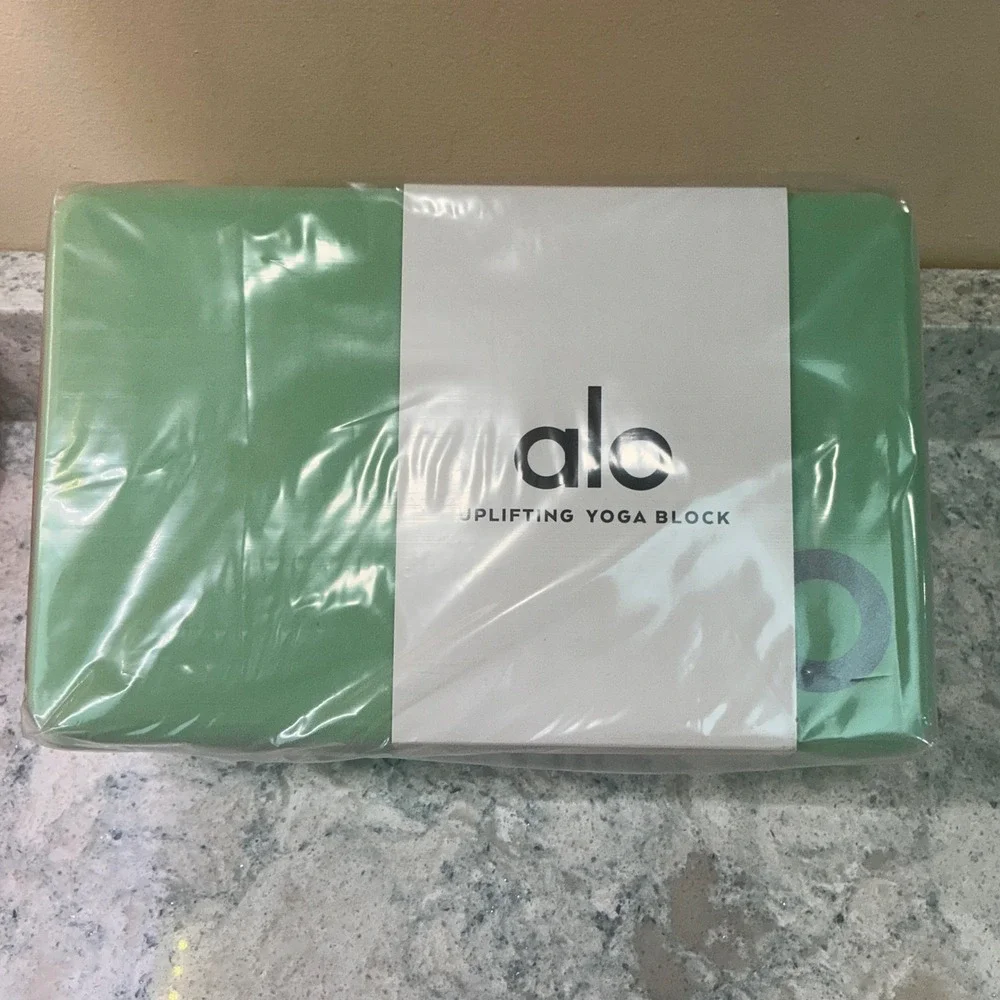 Alo Yoga Uplifting Yoga Blocks and Strap Set OS Aqua Honeydew Green Blue 3pc NEW